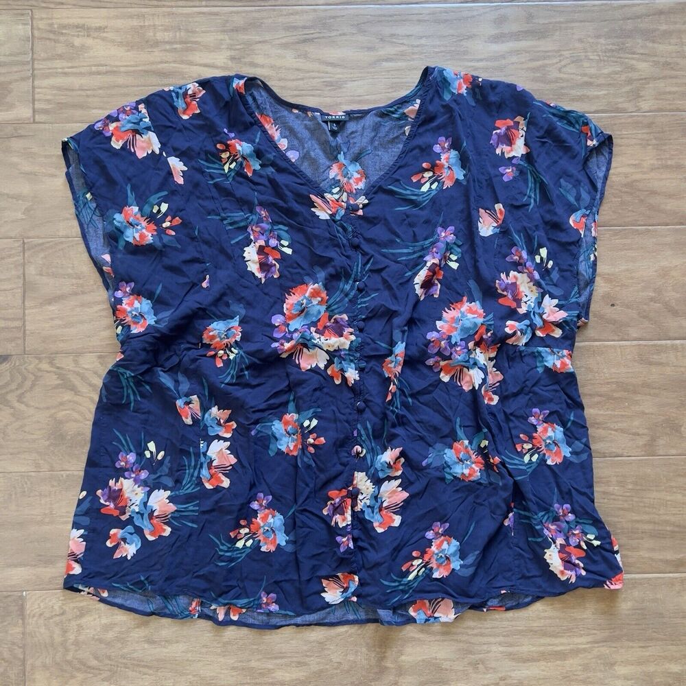 Torrid Top Size 5/5X Fit and Flare Challis Button-Front Floral Navy Blue Multi